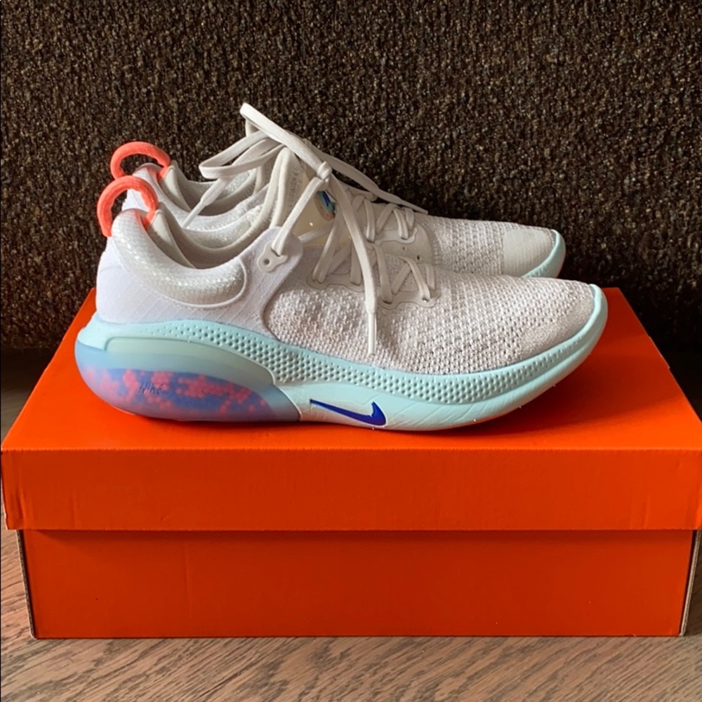 Nike Joyride Flyknits